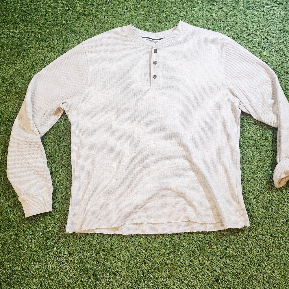 Classic Long Sleeve Henley Shirt in Light Gray Waffel Shirt Cropped Custom